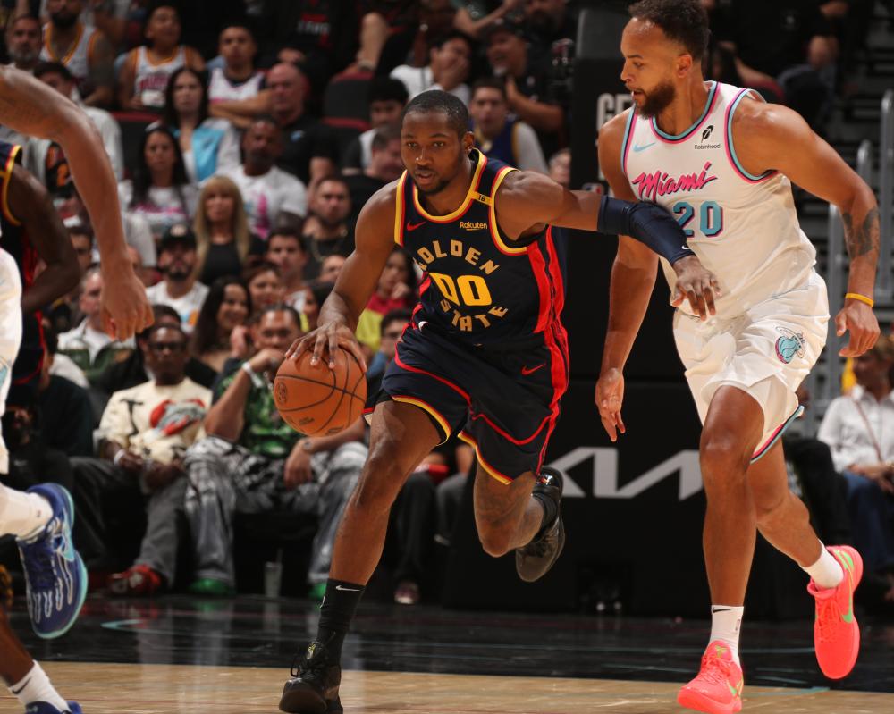 在场上必须 在场上必须